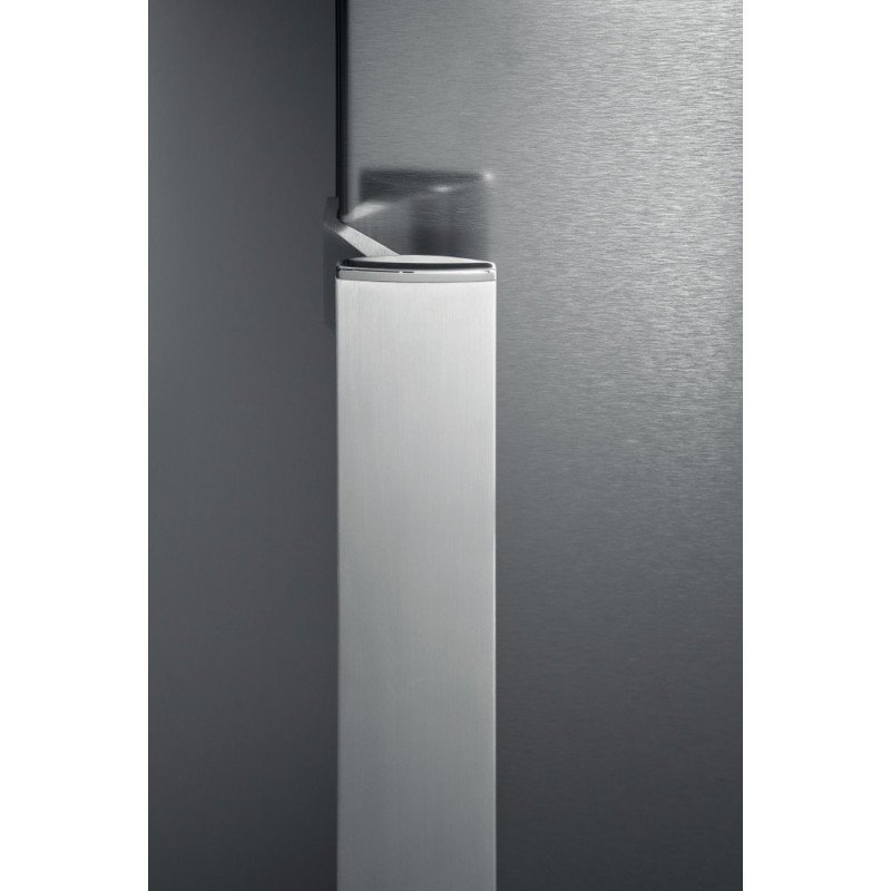 Whirlpool WB70E 973 X fridge-freezer Freestanding 462 L D Stainless steel