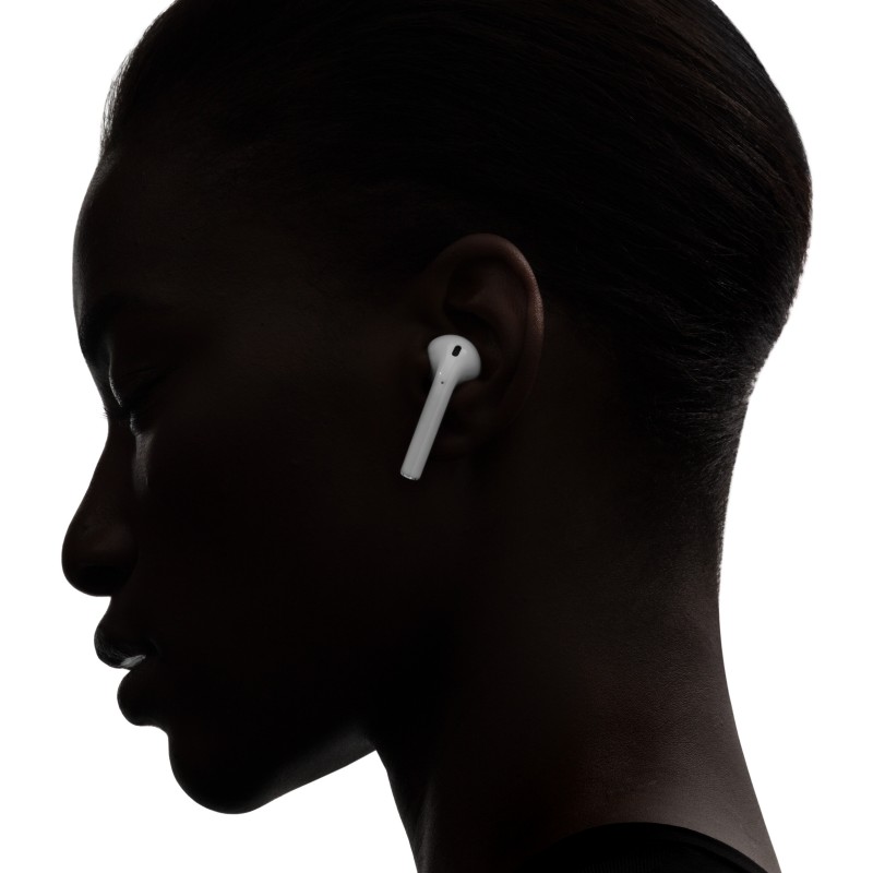 Apple AirPods con custodia di ricarica