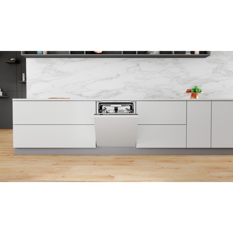 Whirlpool WIO 3O540 PELG Entièrement intégré 14 couverts B