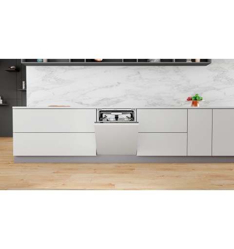 Whirlpool WIO 3O540 PELG Entièrement intégré 14 couverts B