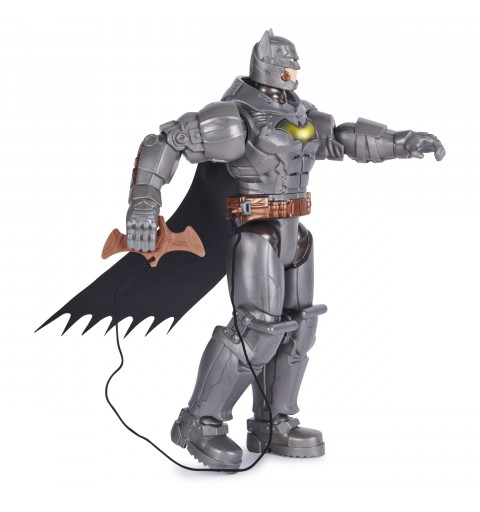 DC Comics , Battle Strike Batman, Figurine articulée Batman de 30 cm, 5 accessoires, plus de 20 effets sonores, jouets à