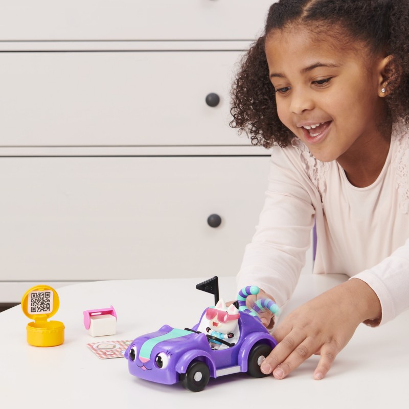 Gabby's Dollhouse , Carlita Toy Car con figura coleccionable de Pandy Paws y 2 accesorios, juguetes para niños y niñas a partir