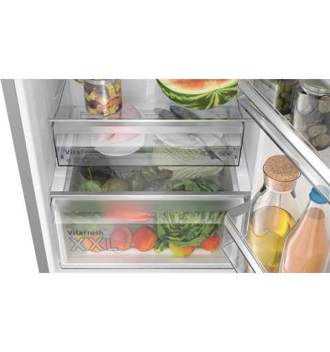 Bosch Serie 4 KGN392LCF fridge-freezer Freestanding 363 L C Stainless steel