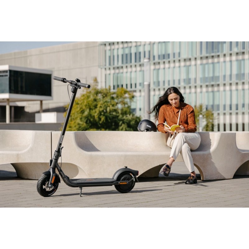 Ninebot by Segway KickScooter F2 E 25 km h Black 10.2 Ah