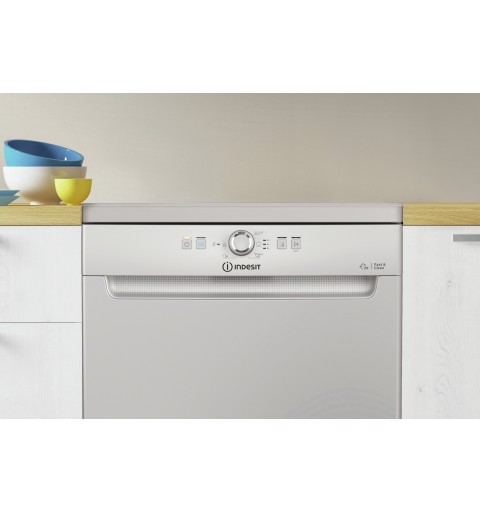 Indesit D2F HK26 S Freestanding 14 place settings E