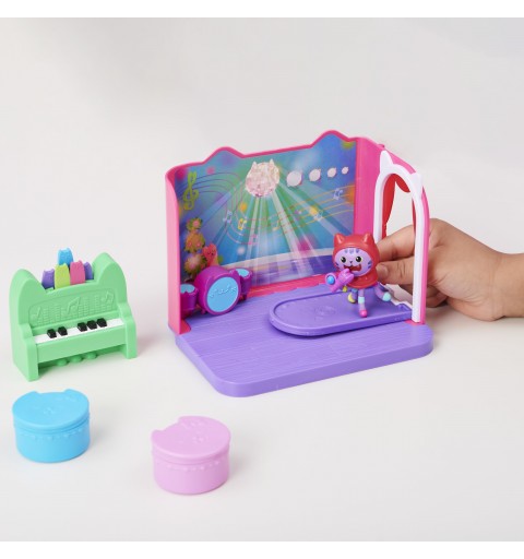 Gabby's Dollhouse , Groovy Music Room con personaggio Daniel James Catnip, 2 accessori, 2 mobili e 2 scatole con sorpresa,