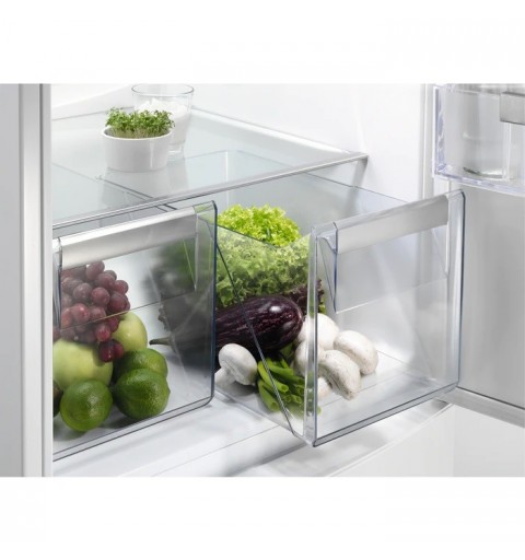 Electrolux KNT6TE18S fridge-freezer Built-in 254 L E White