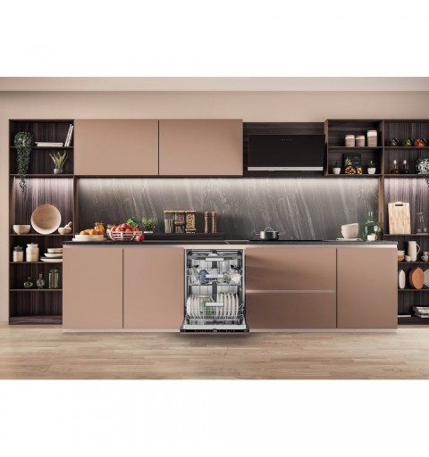 Hotpoint H7I HT59 L Completamente integrado 15 cubiertos B