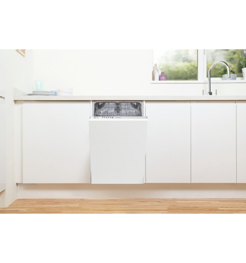 Indesit DI9E 2B10 dishwasher Fully built-in 9 place settings F