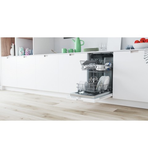 Indesit DI9E 2B10 lave-vaisselle Entièrement intégré 9 couverts F