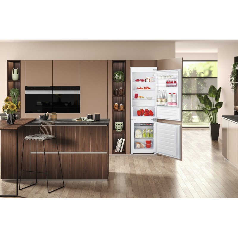 Hotpoint BCB 703011 E Integriert 273 l Weiß