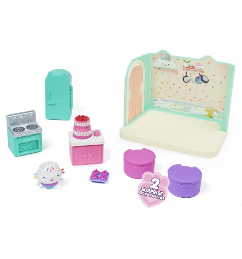 Gabby's Dollhouse Gabby et la Maison Magique - - Playset De Luxe La Cuisine De Petit Chou - 1 Figurine + Accessoires - Ajoute