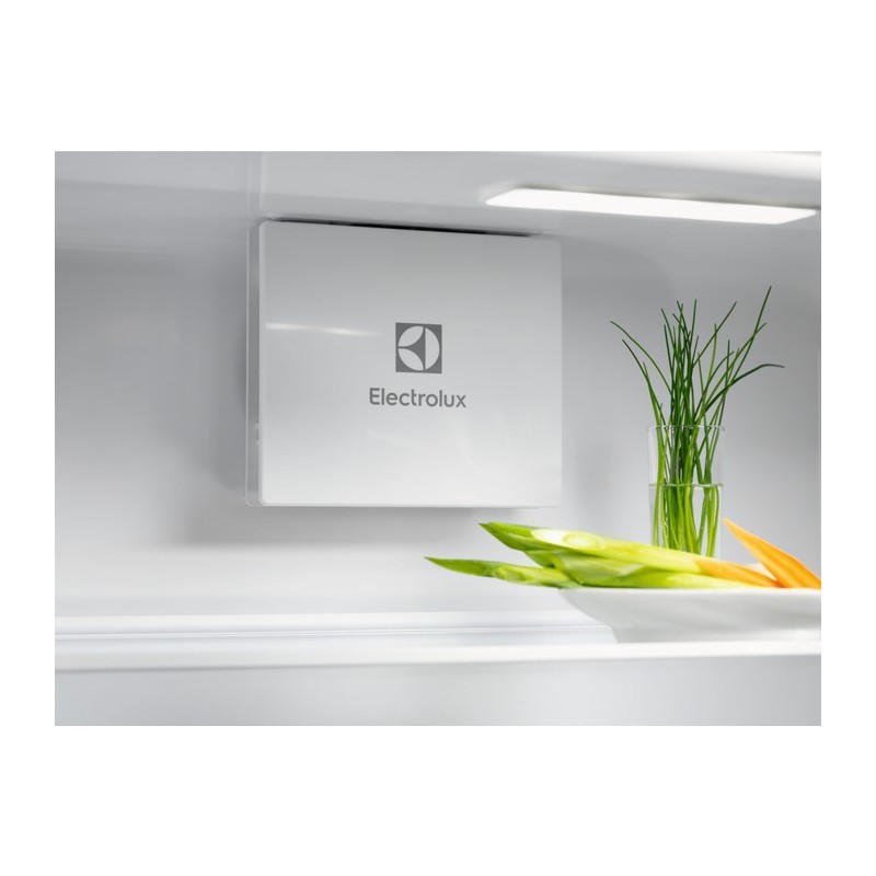 Electrolux Serie 600 ERD6DE18S fridge Built-in 310 L E White