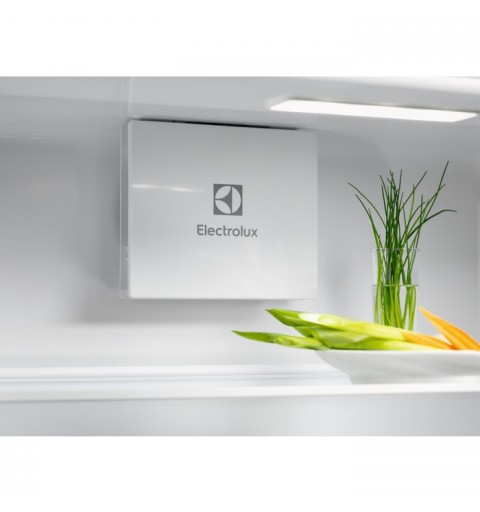 Electrolux Serie 600 ERD6DE18S fridge Built-in 310 L E White