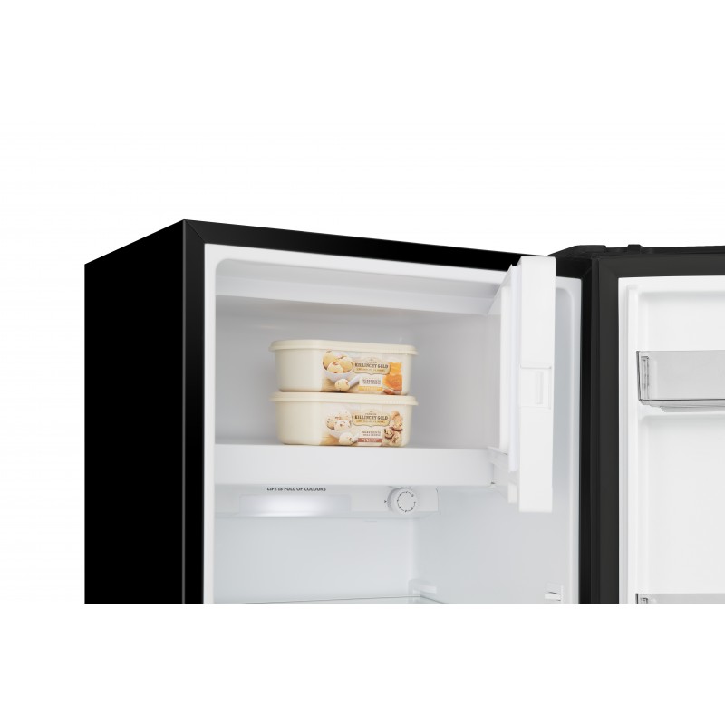 Hisense RR220D4BBE combi-fridge Freestanding 165 L E Black