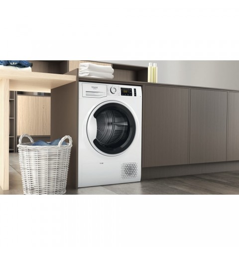 Hotpoint Ariston NT M11 92WK IT R secadora Independiente Carga frontal 9 kg A++ Blanco