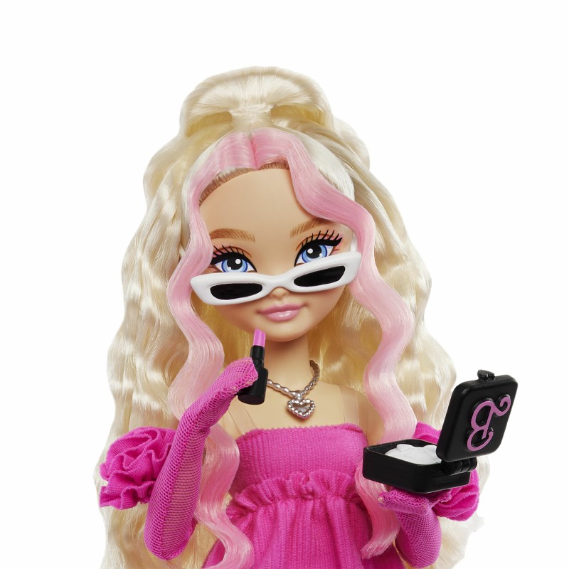 Barbie Dream Besties “Malibu' Doll and Accessories