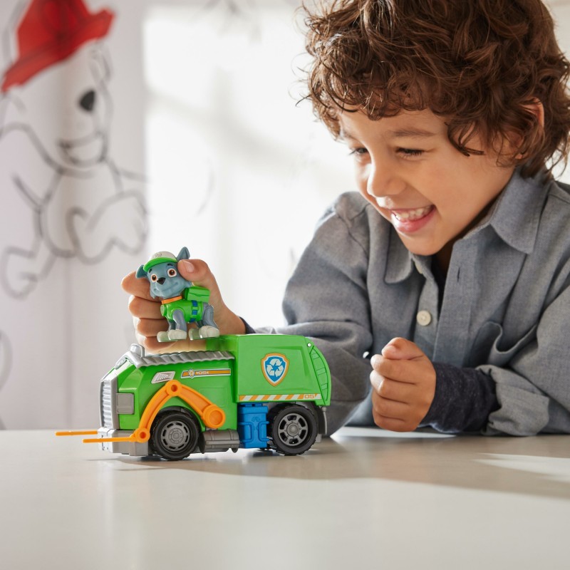 PAW Patrol , Recycle Truck de Rocky, camión de juguete con figura de acción coleccionable, juguetes respetuosos con el medio