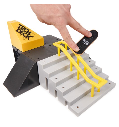 Tech Deck , Pyramid Shredder, X-Connect Park Creator, Customizable and Buildable Ramp Set with Exclusive Fingerboard, Kids Toy