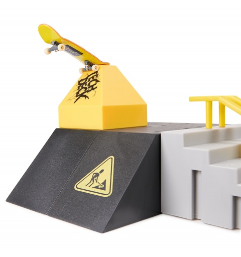 Tech Deck , Pyramid Shredder, X-Connect Park Creator, Customizable and Buildable Ramp Set with Exclusive Fingerboard, Kids Toy