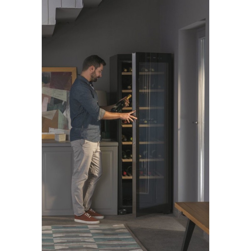 Haier Wine cellar HWS188GAE Freestanding Black 188 bottle(s)