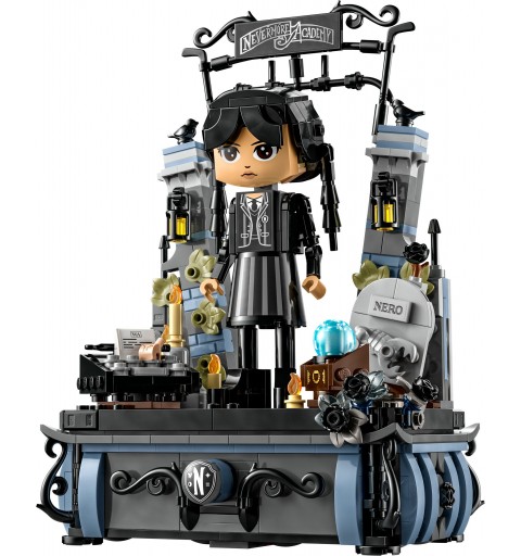 LEGO Figura de Miércoles Addams